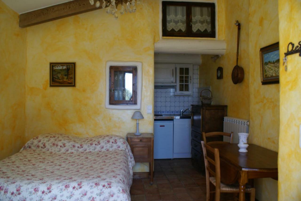 Chambre D'Hotes La Chenaie Venasque Exterior foto